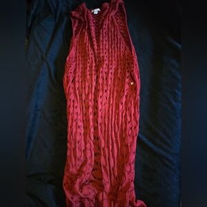 Elegant Burgundy Sleeveless Knit Poncho